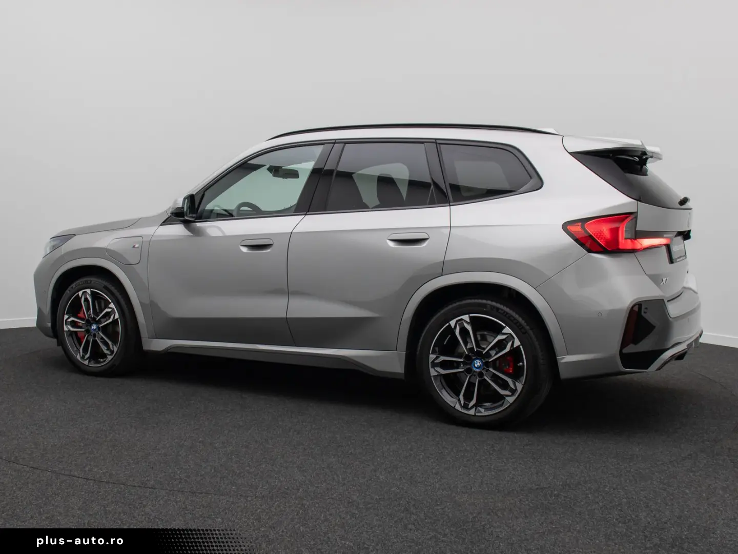BMW X1 xD30e MSport 360 H K Panorama AHK HUD DAB 19