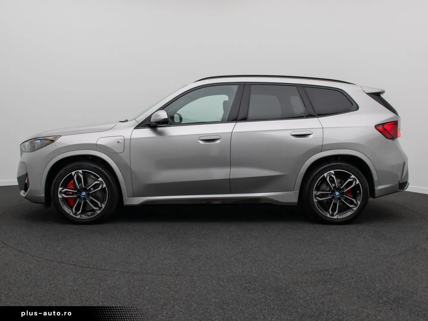 BMW X1 xD30e MSport 360 H K Panorama AHK HUD DAB 19