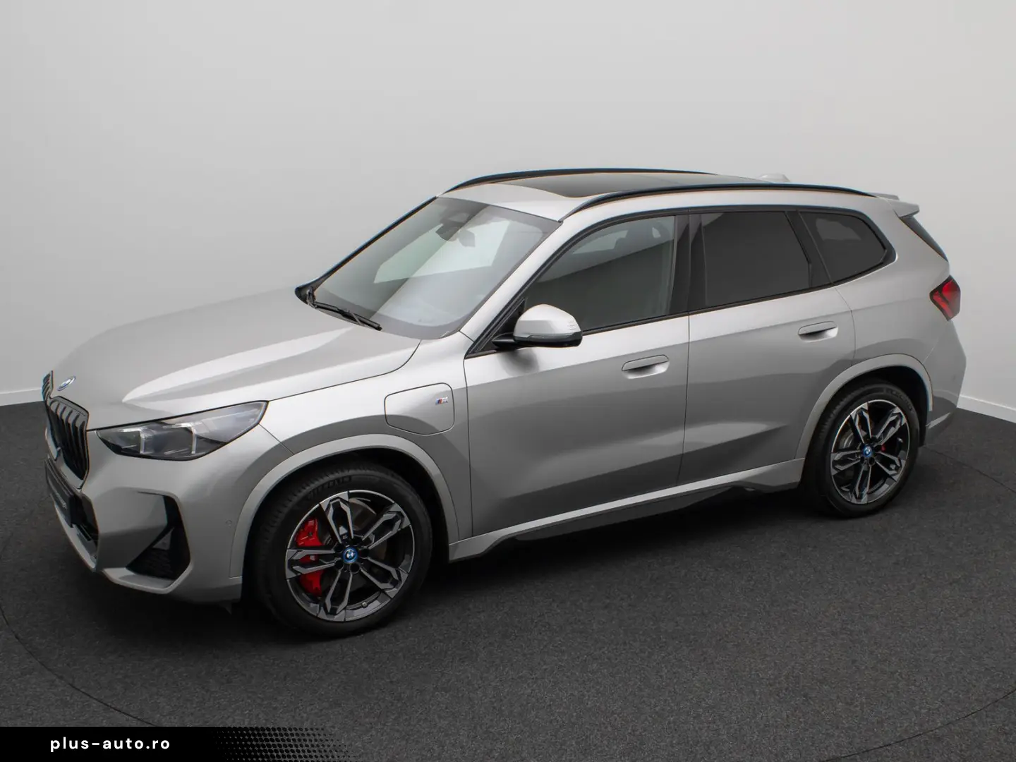 BMW X1 xD30e MSport 360 H K Panorama AHK HUD DAB 19