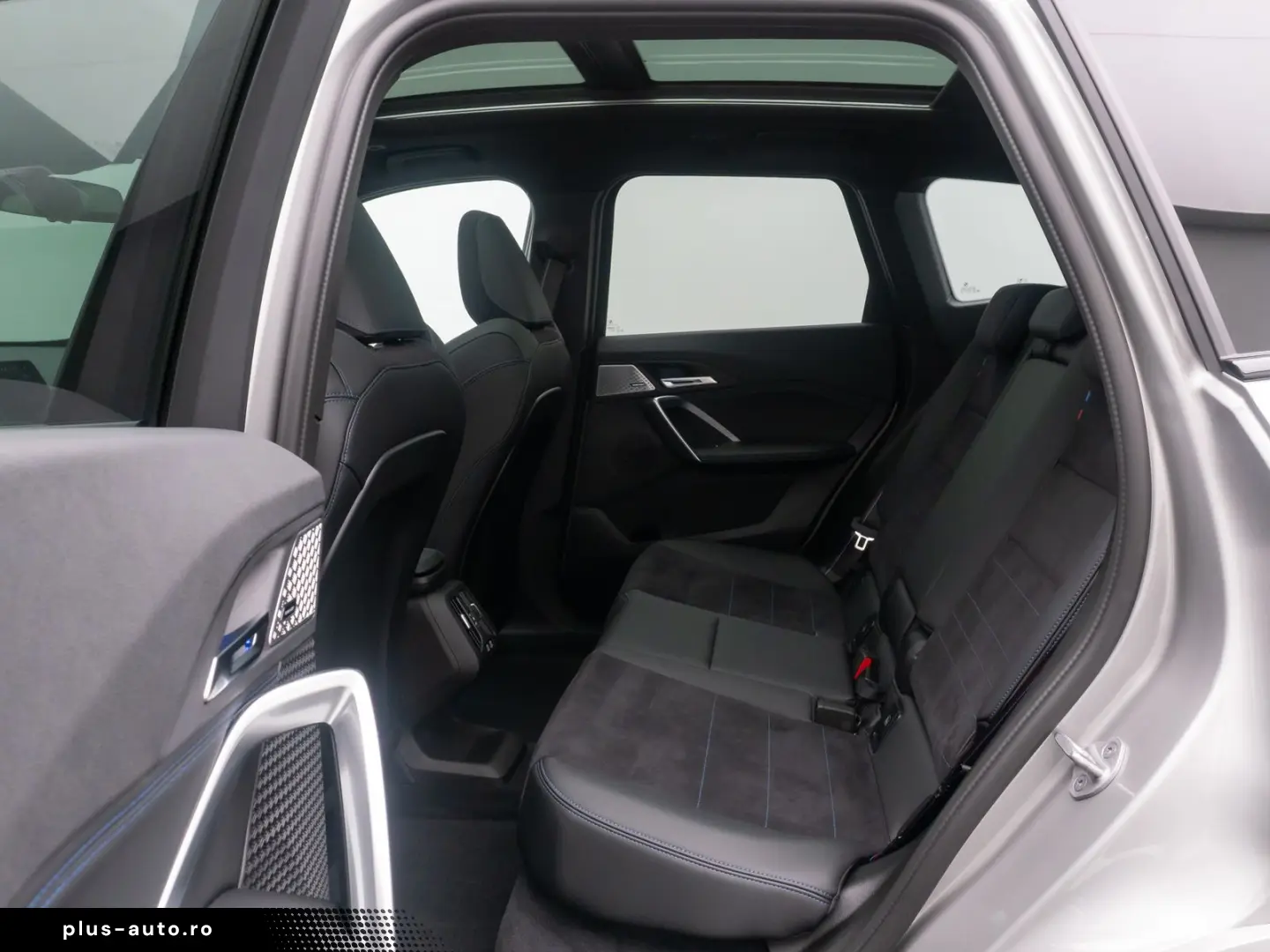 BMW X1 xD30e MSport 360 H K Panorama AHK HUD DAB 19