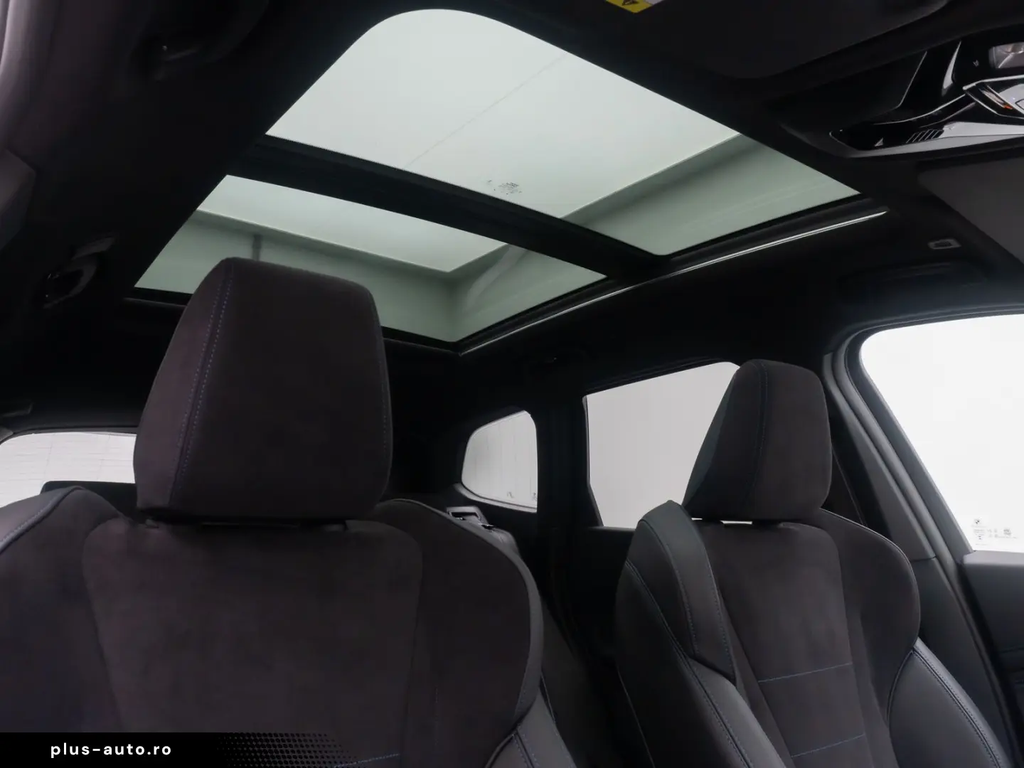 BMW X1 xD30e MSport 360 H K Panorama AHK HUD DAB 19