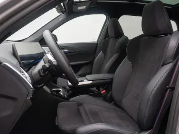 BMW X1 xD30e MSport 360 H K Panorama AHK HUD DAB 19