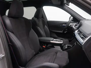 BMW X1 xD30e MSport 360 H K Panorama AHK HUD DAB 19