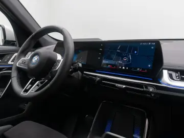 BMW X1 xD30e MSport 360 H K Panorama AHK HUD DAB 19
