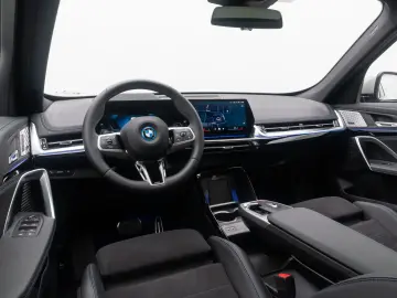 BMW X1 xD30e MSport 360 H K Panorama AHK HUD DAB 19