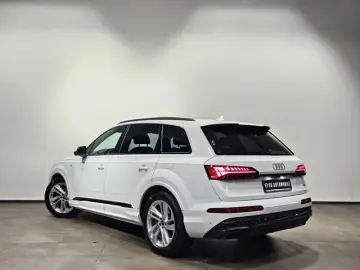 AUDI Q7 55 TFSI e S Line Black Pano Hud Matrix AHK 20