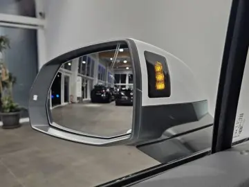 AUDI Q7 55 TFSI e S Line Black Pano Hud Matrix AHK 20