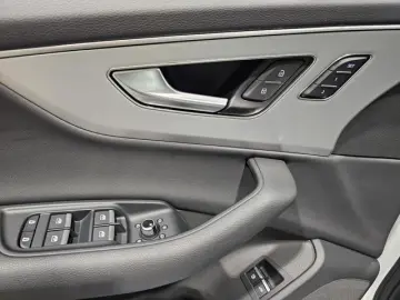 AUDI Q7 55 TFSI e S Line Black Pano Hud Matrix AHK 20