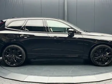 VOLVO XC60 Plus Black Edition Recharge Plug-In Hybrid
