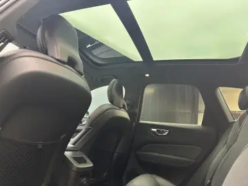 VOLVO XC60 Plus Black Edition Recharge Plug-In Hybrid