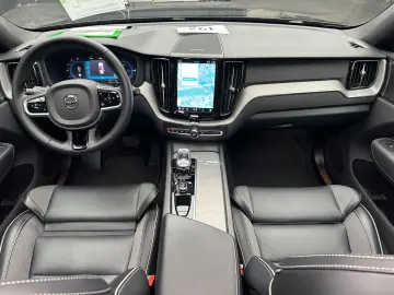 VOLVO XC60 Plus Black Edition Recharge Plug-In Hybrid