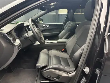 VOLVO XC60 Plus Black Edition Recharge Plug-In Hybrid
