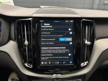 VOLVO XC60 Plus Black Edition Recharge Plug-In Hybrid