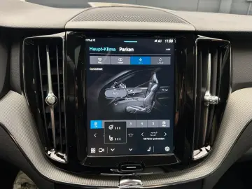 VOLVO XC60 Plus Black Edition Recharge Plug-In Hybrid