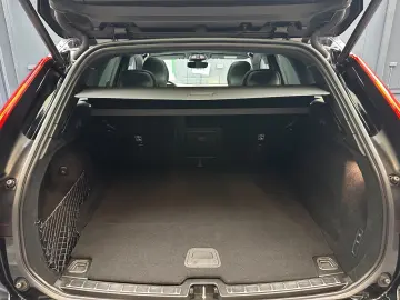 VOLVO XC60 Plus Black Edition Recharge Plug-In Hybrid