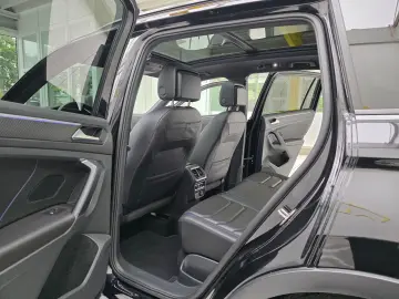 VW Tiguan R 4Motion BlackStyle Akrapovic Pano Leder