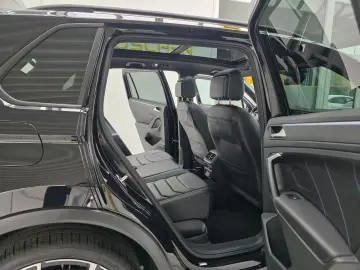 VW Tiguan R 4Motion BlackStyle Akrapovic Pano Leder