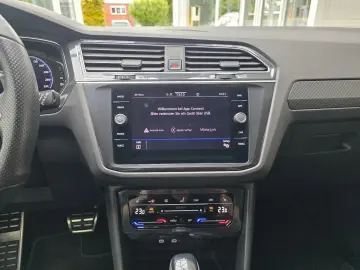 VW Tiguan R 4Motion BlackStyle Akrapovic Pano Leder