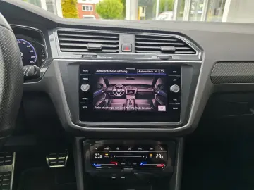 VW Tiguan R 4Motion BlackStyle Akrapovic Pano Leder