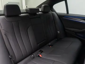 BMW 540i xD M Sport H K Kamera HUD DAB AHK Komfort