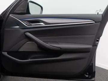 BMW 540i xD M Sport H K Kamera HUD DAB AHK Komfort