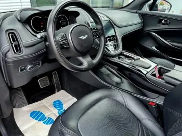 ASTON MARTIN DBX 4.0 V8