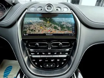 ASTON MARTIN DBX 4.0 V8