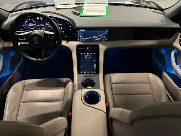 PORSCHE Taycan Sport Turismo 20Zoll PANORAMA Wärmepumpe