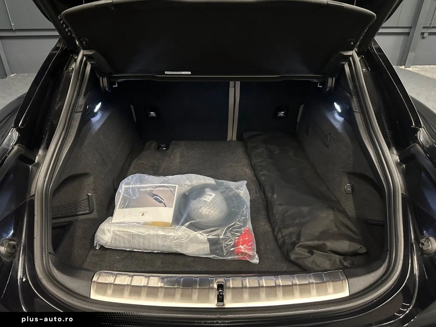PORSCHE Taycan Sport Turismo 20Zoll PANORAMA Wärmepumpe