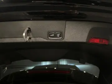 PORSCHE Taycan Sport Turismo 20Zoll PANORAMA Wärmepumpe