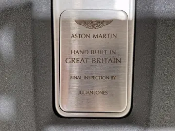 ASTON MARTIN DBX 707 Carbon Keramik Navi AHK  UPE 310.800 -