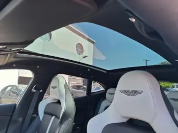 ASTON MARTIN DBX 707 Carbon Keramik Navi AHK  UPE 310.800 -
