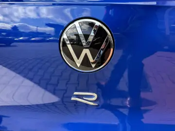 VW Golf R 2.0 TSI 4MOTION Performance-Vmax270-Leder