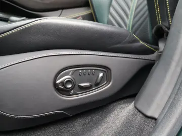 ASTON MARTIN DBX 4.0 V8 DBX 707