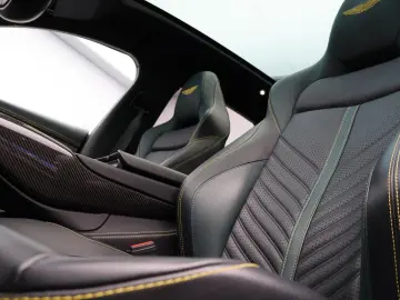 ASTON MARTIN DBX 4.0 V8 DBX 707