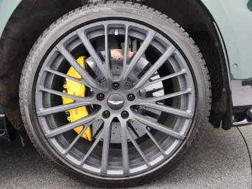 ASTON MARTIN DBX 4.0 V8 DBX 707