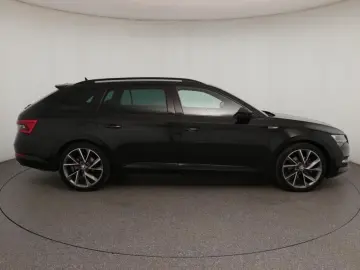 SKODA Superb Combi Sportline 2.0 TSI 140kW 7-Gang Auto