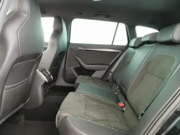 SKODA Superb Combi Sportline 2.0 TSI 140kW 7-Gang Auto