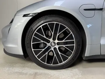 PORSCHE Taycan 79 kWh - Pano - 400 KM Range! 31 000KM! N