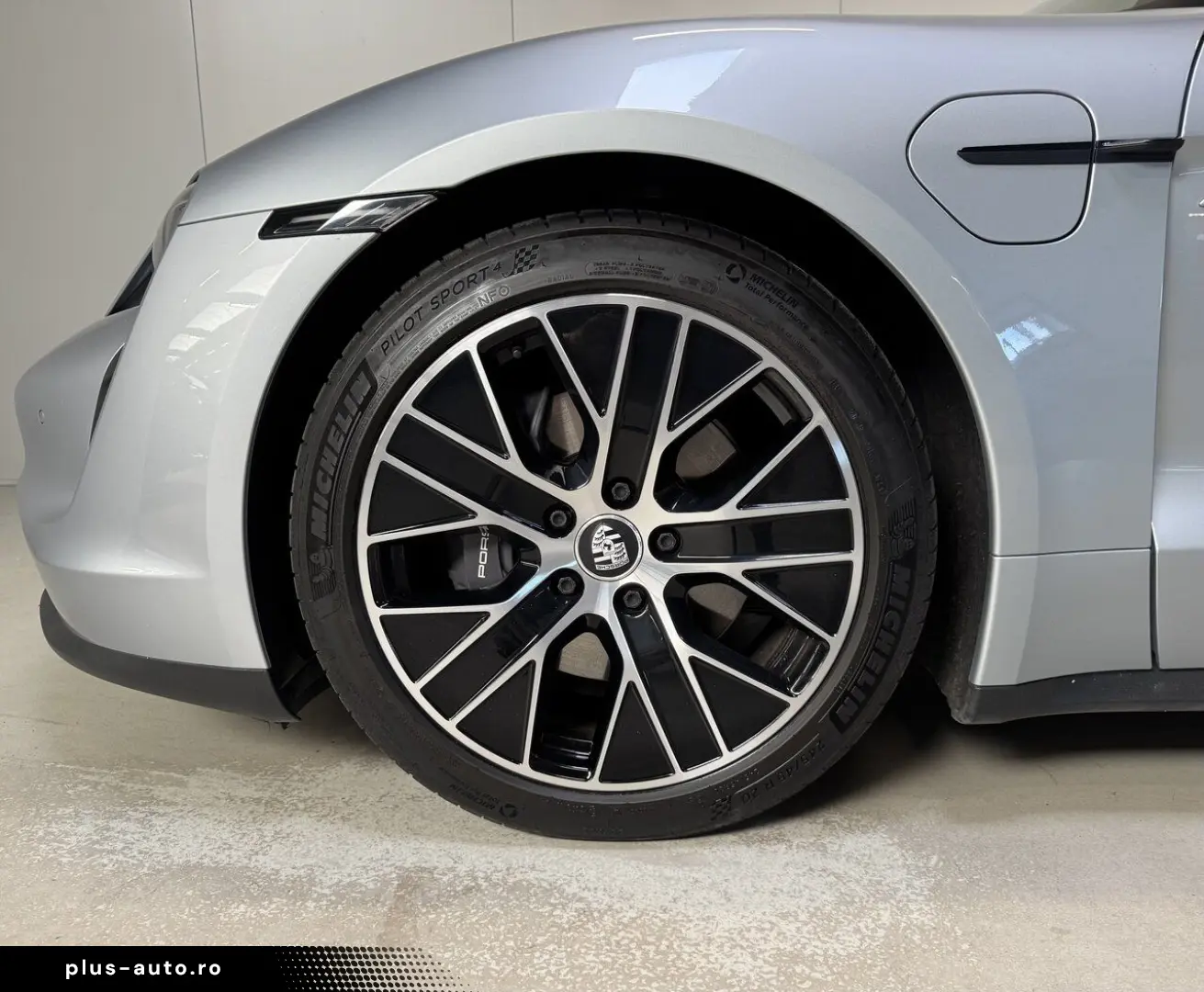 PORSCHE Taycan 79 kWh - Pano - 400 KM Range! 31 000KM! N
