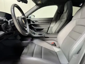 PORSCHE Taycan 79 kWh - Pano - 400 KM Range! 31 000KM! N