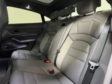 PORSCHE Taycan 79 kWh - Pano - 400 KM Range! 31 000KM! N