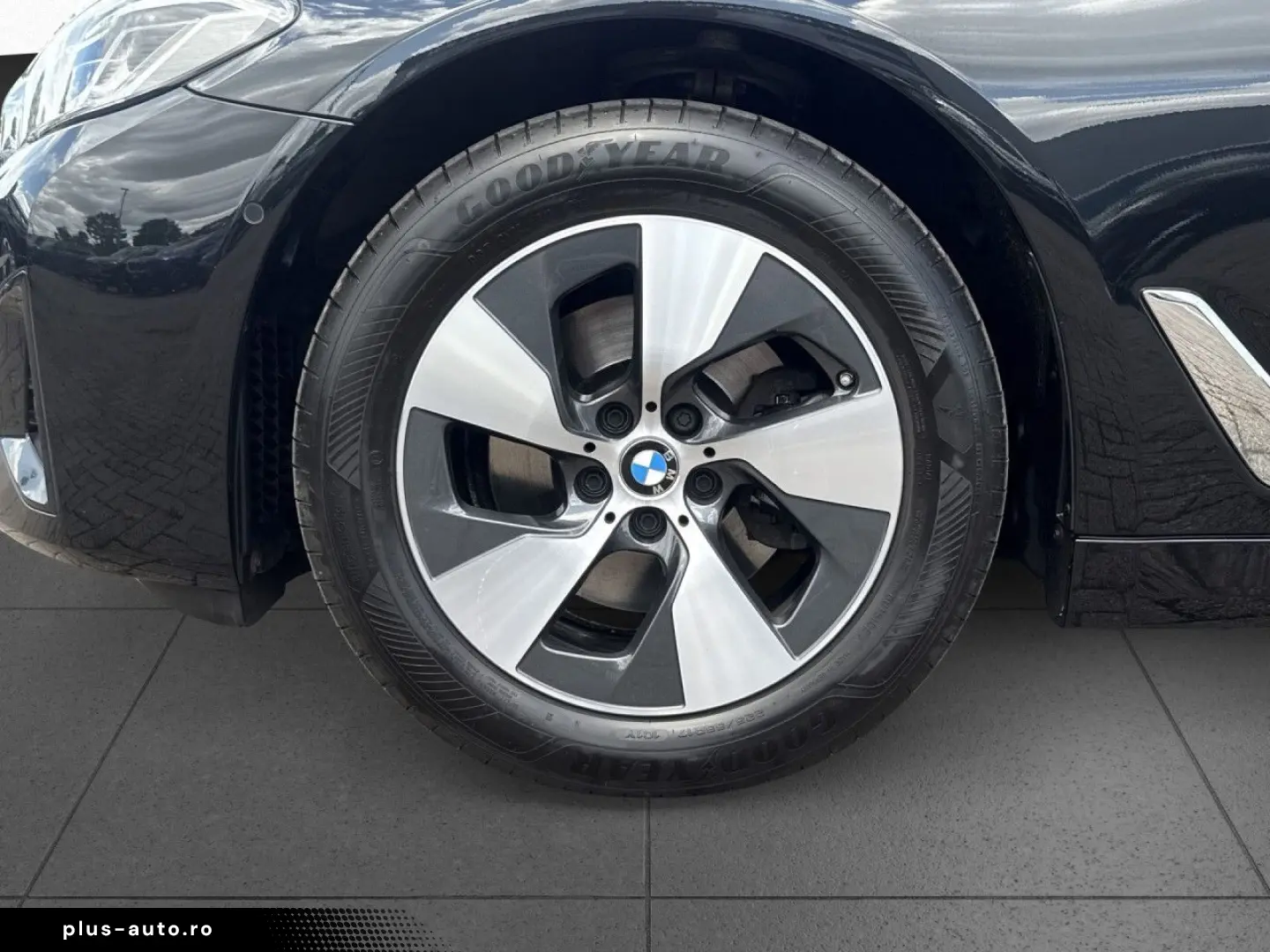 BMW 520d xDr AuxHeat IAS 4ZClima HUD ACC