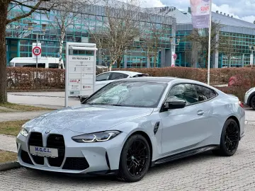 BMW M4 Coupe xDrive Competition-M-Driver