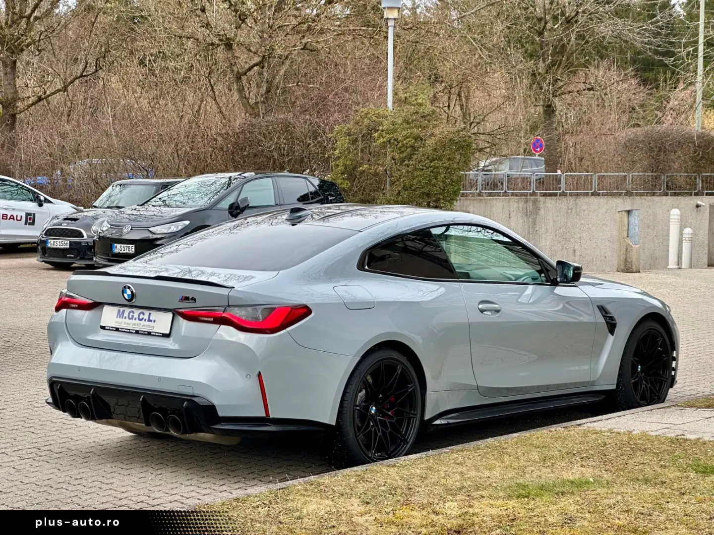 BMW M4 Coupe xDrive Competition-M-Driver