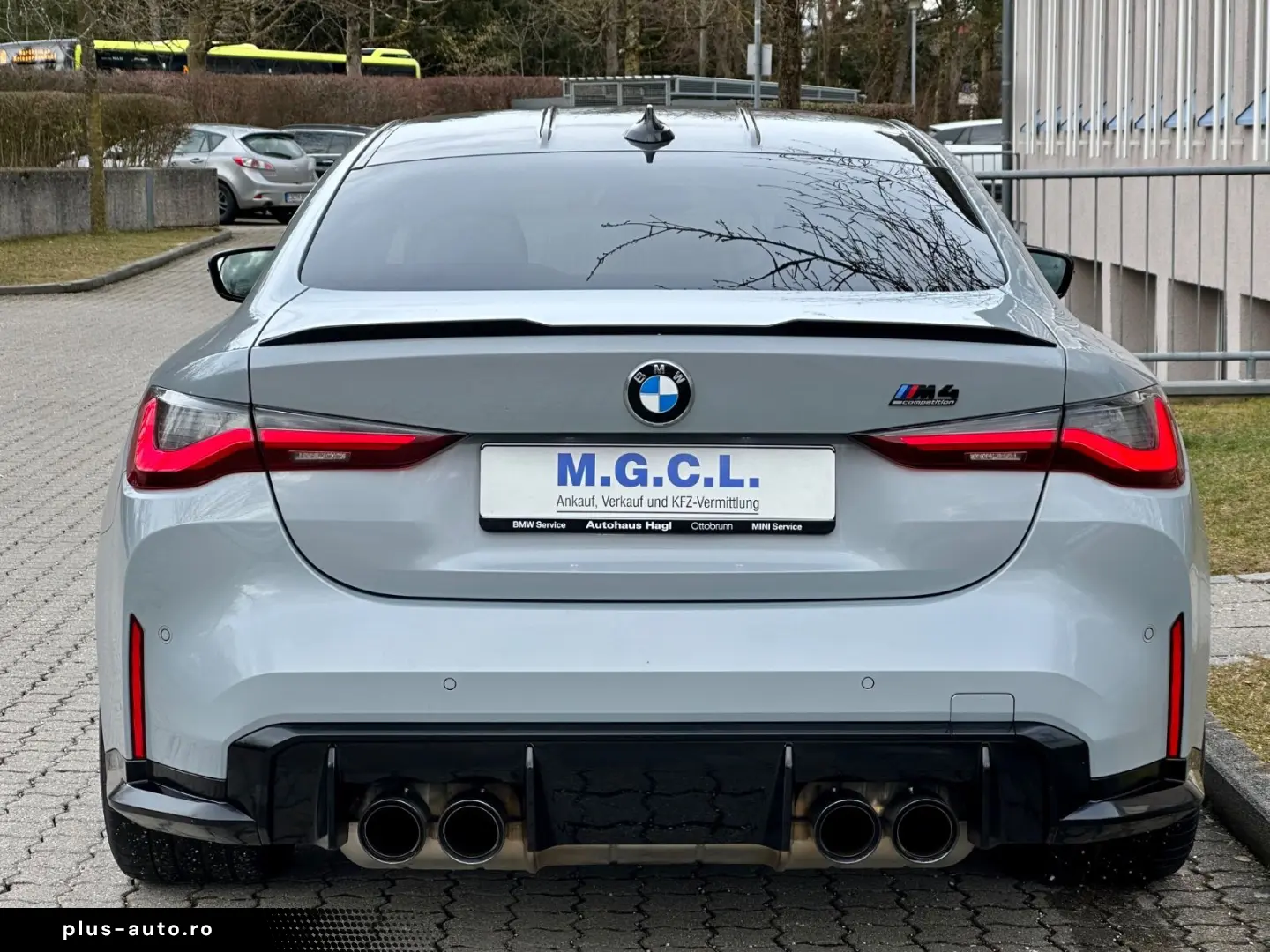 BMW M4 Coupe xDrive Competition-M-Driver