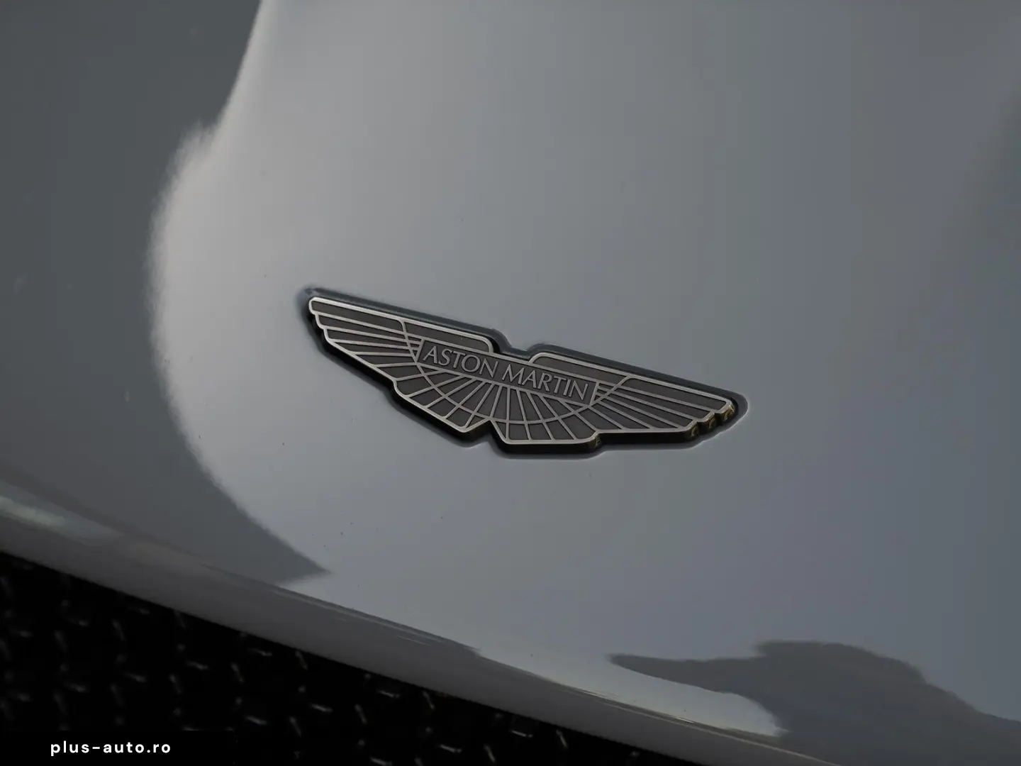 ASTON MARTIN Superleggera 5.2 V12