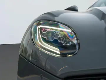 ASTON MARTIN Superleggera 5.2 V12