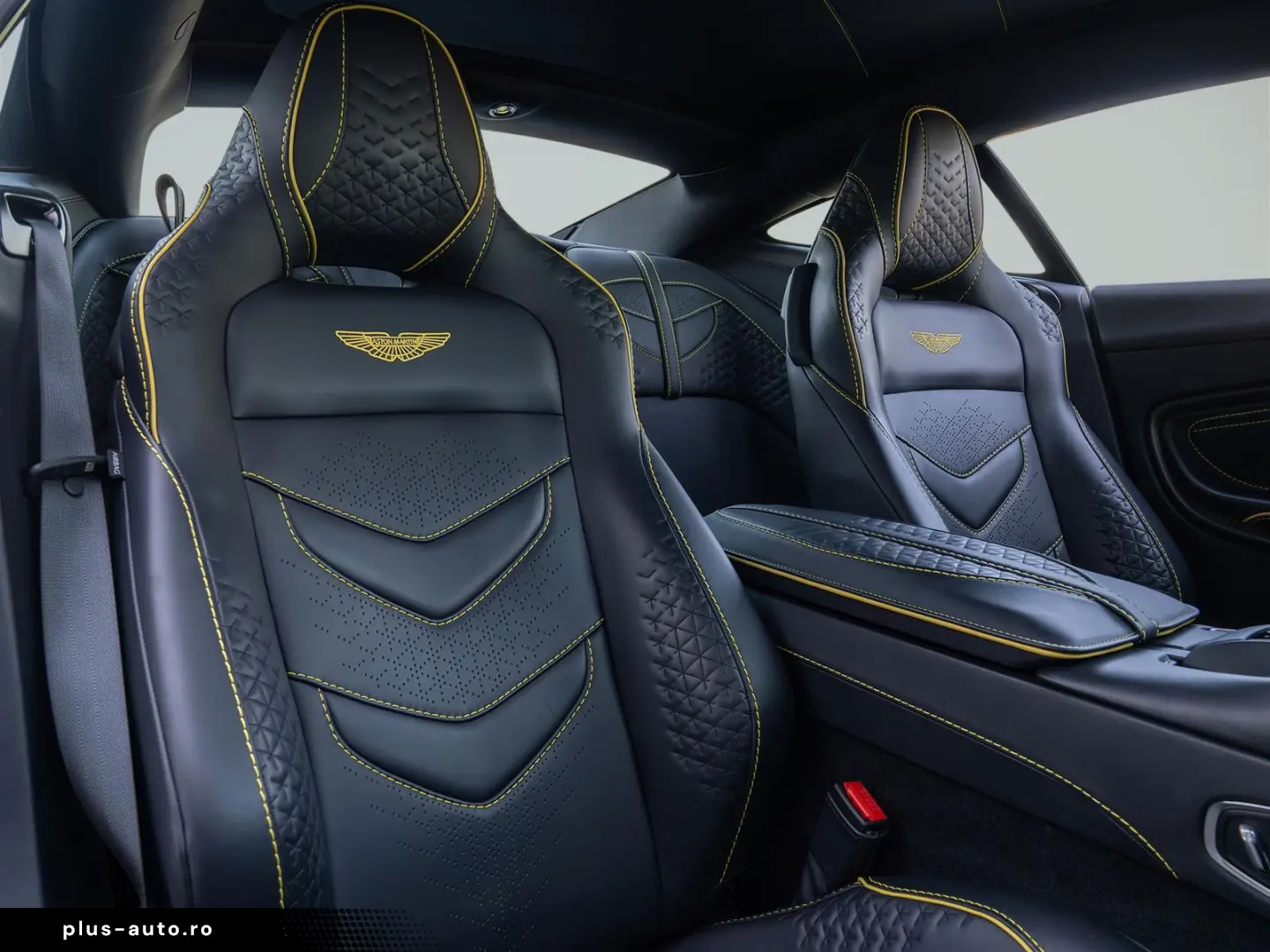 ASTON MARTIN Superleggera 5.2 V12