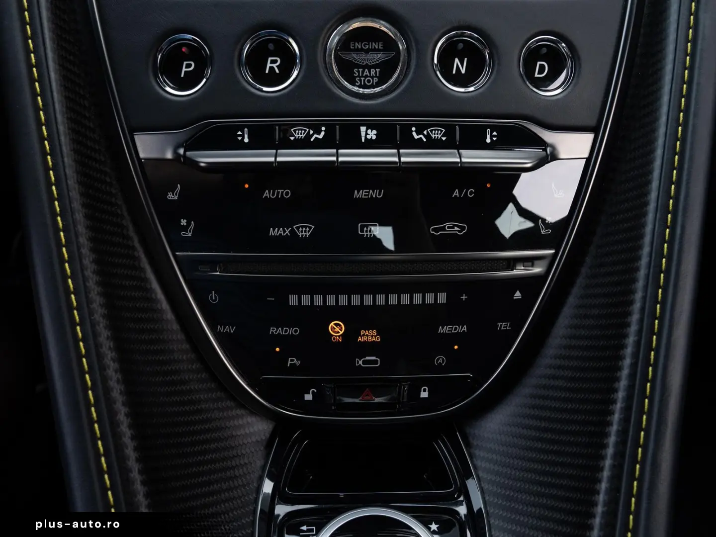 ASTON MARTIN Superleggera 5.2 V12